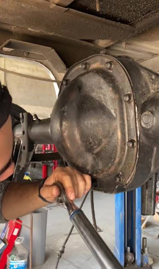 Instalación de diferencial y accesorios de transmisión