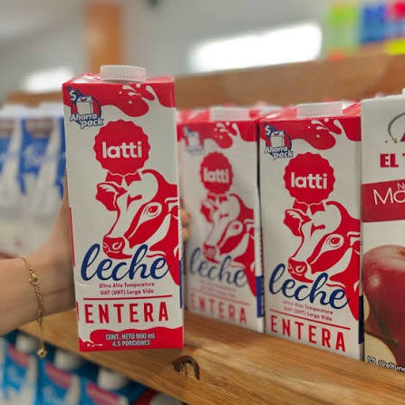 Leche Latti Entera 900ml.