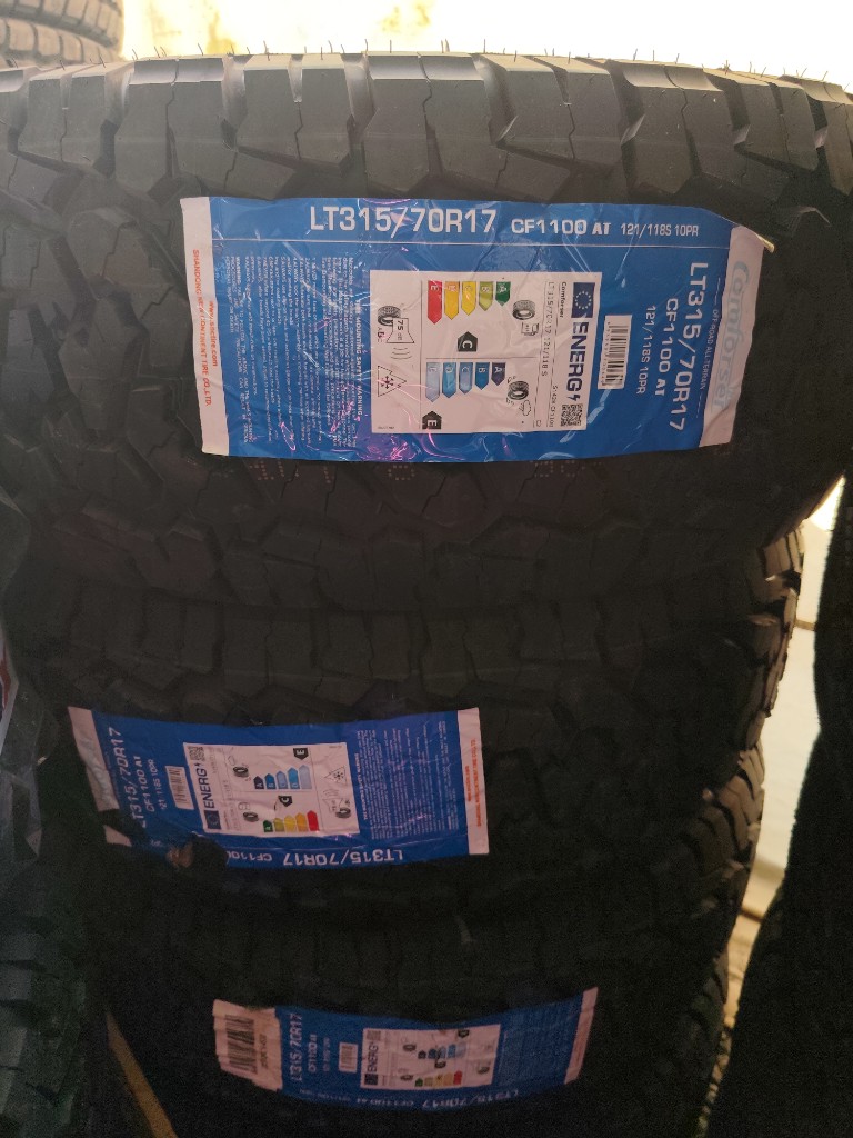 315/70R17 comforser cf1100 At