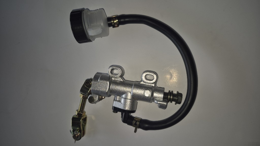 Bomba de freno trasero UNIVERSAL Vini