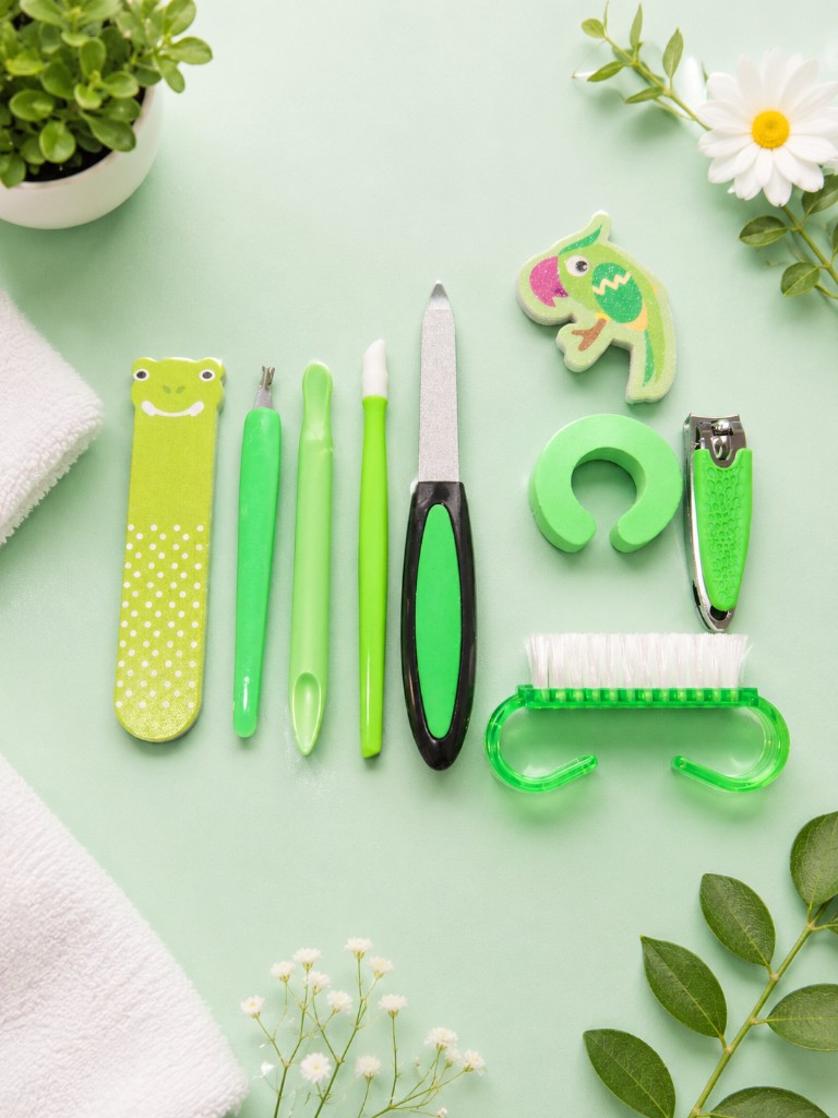 Estuche Manicure 🐸 9 pcs -m-