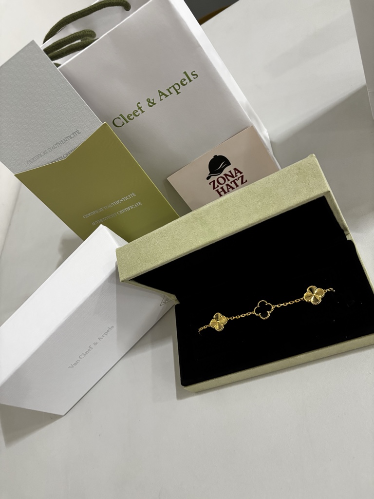 Van Cleef (Gold & Black)