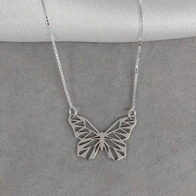 GARGANTILHA BORBOLETA GEOMETRICA VAZADA P