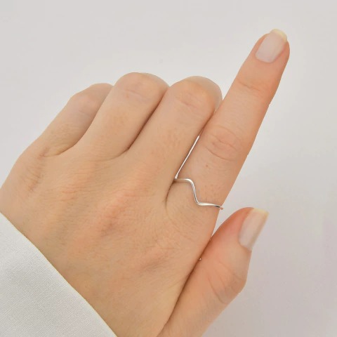 Anel onda minimalista liso