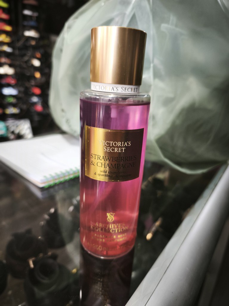 Victoria Secret Strawberries & Champagne