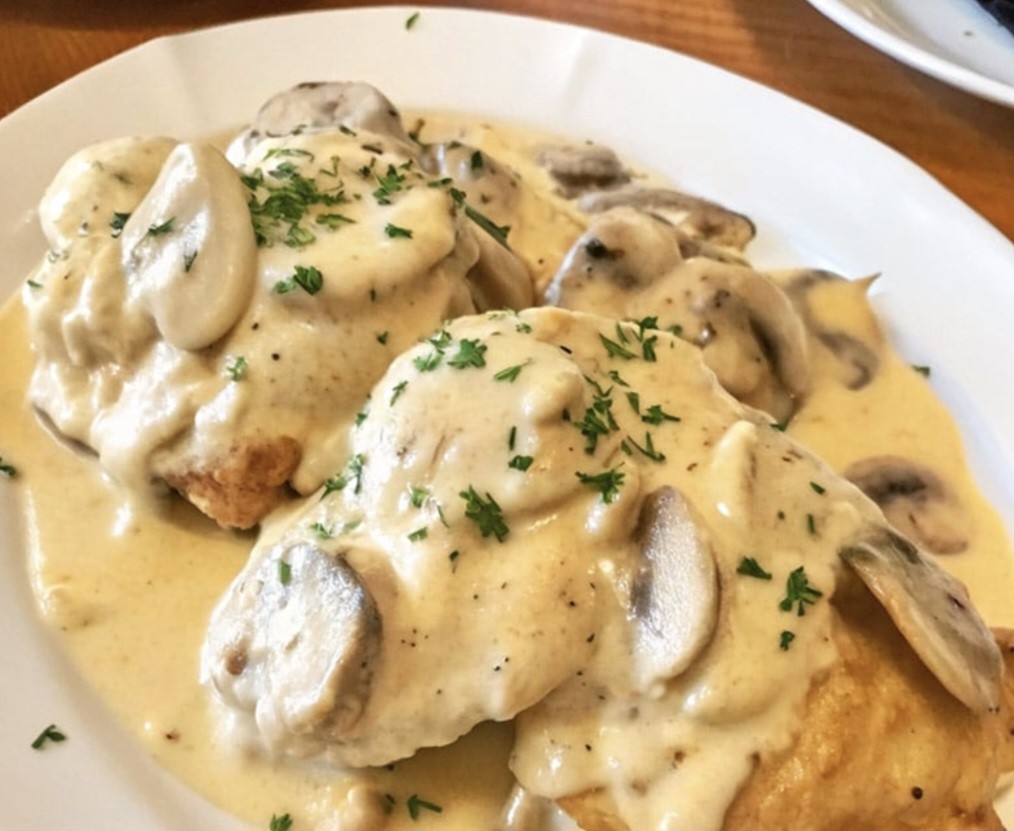 PECHUGA EN CHAMPIÑONES