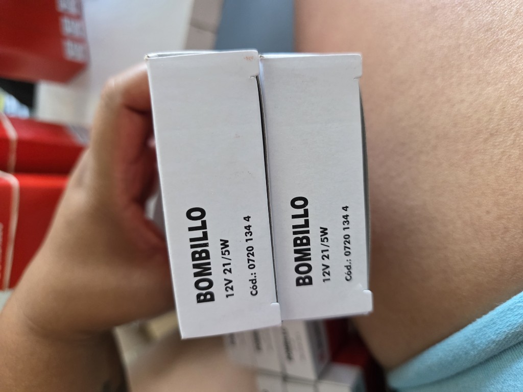 Bombillo 12V 21/5W