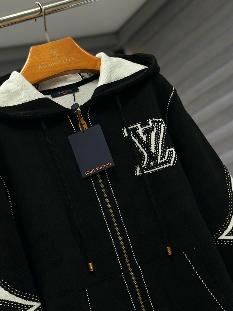 Louis Vuitton polera negra