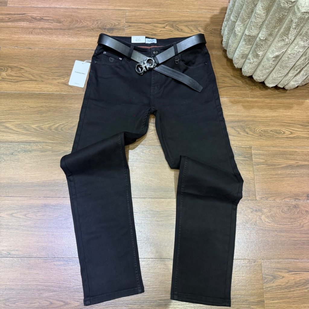 Ferragamo negro jean