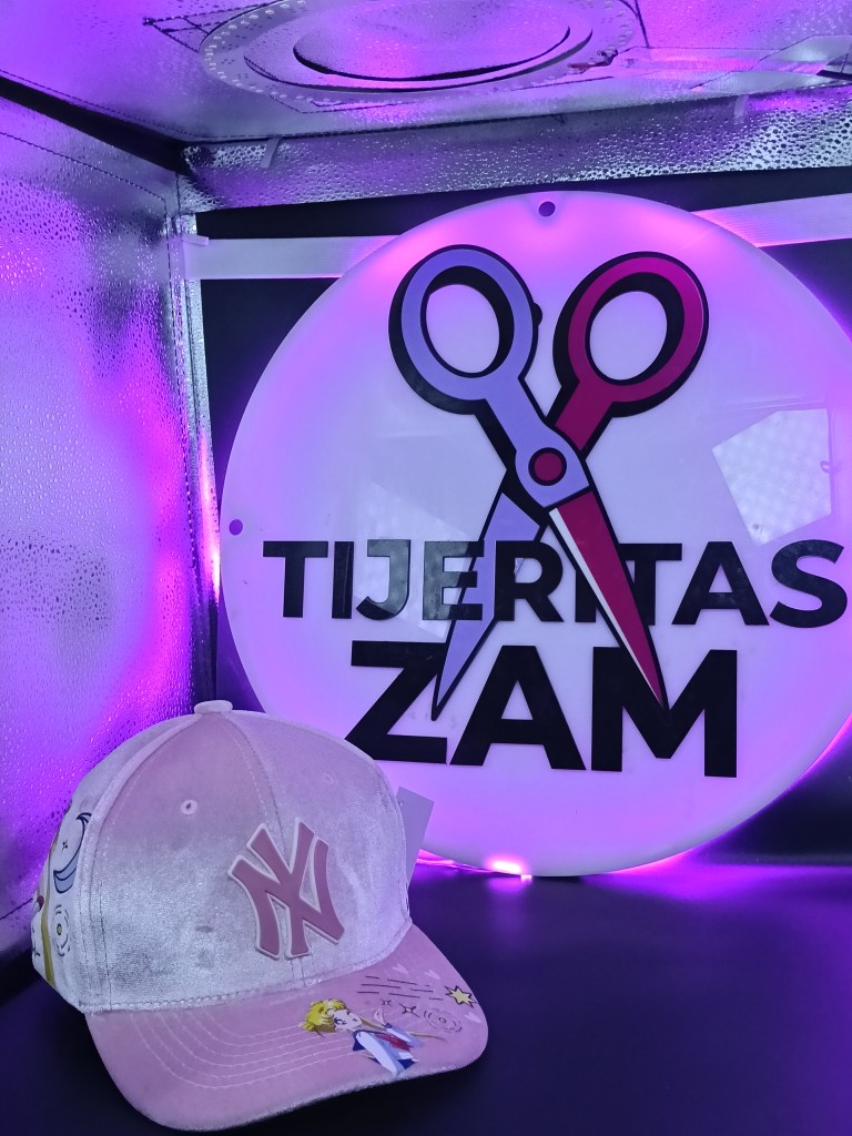 Gorra Niña Seilormoon Rosa Gamusa