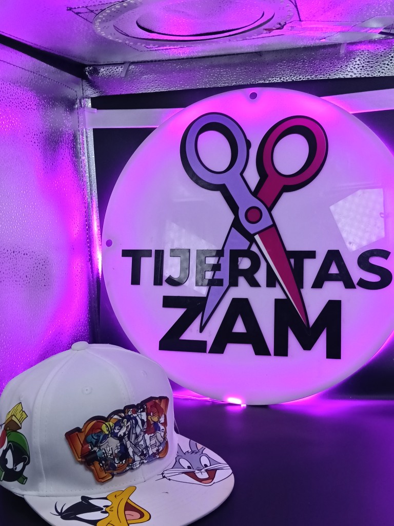 Gorra Niño Looney Tons Blanca Plana