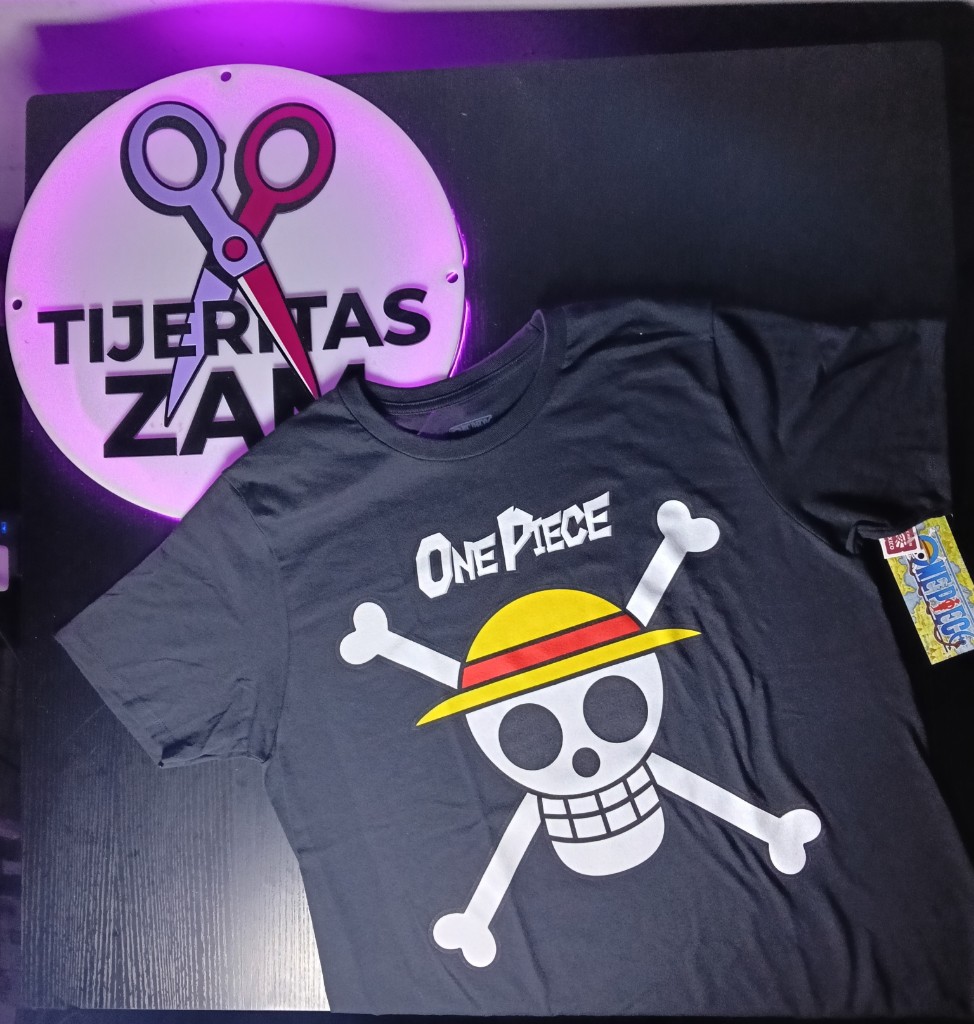 Playera One Pice Negra Grande