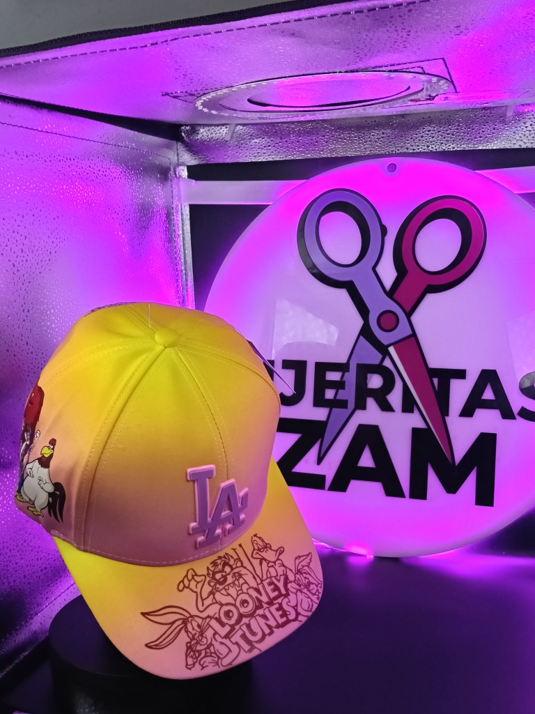 Gorra Looney Tons Amarillo/Rosa