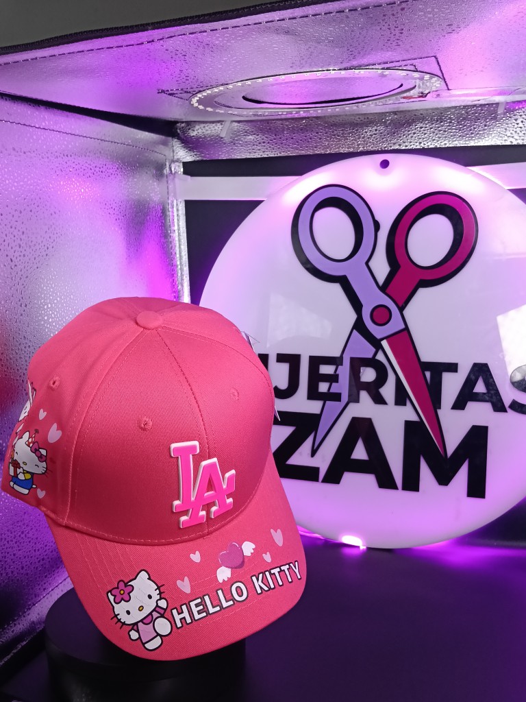 Gorra Hello Kitty Rosa Fuerte