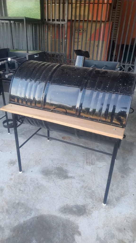Parrilla tipo tambor negra