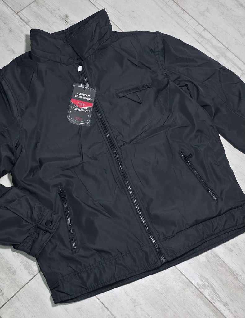 Captain Exchange campera negra