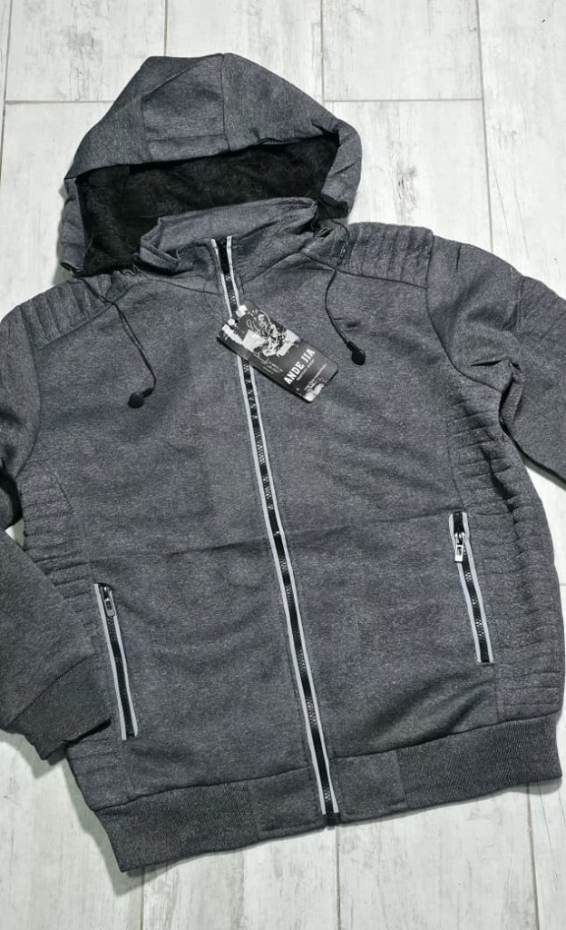 Andes IIA campera gris con capucha