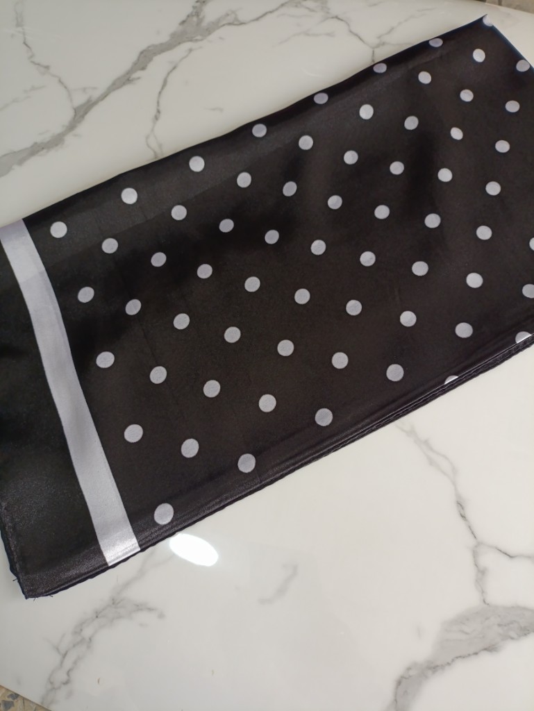 006 Bandanas 90x90