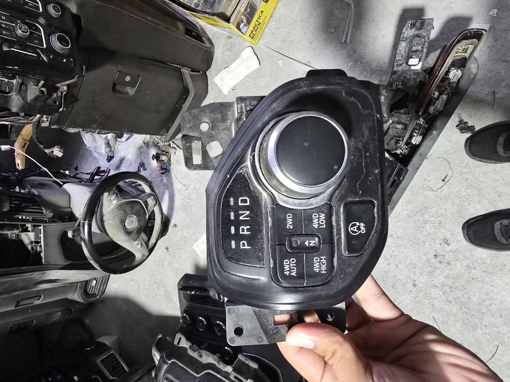 Perilla de cambios RAM 1500 2018/2024 4x4