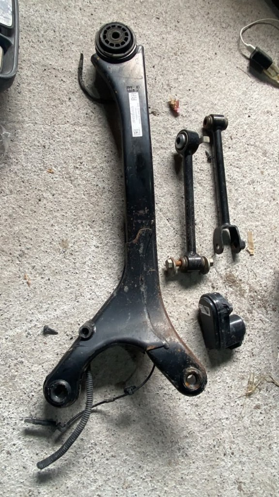 Brazos de suspension trasera Tahoe 2021/2024