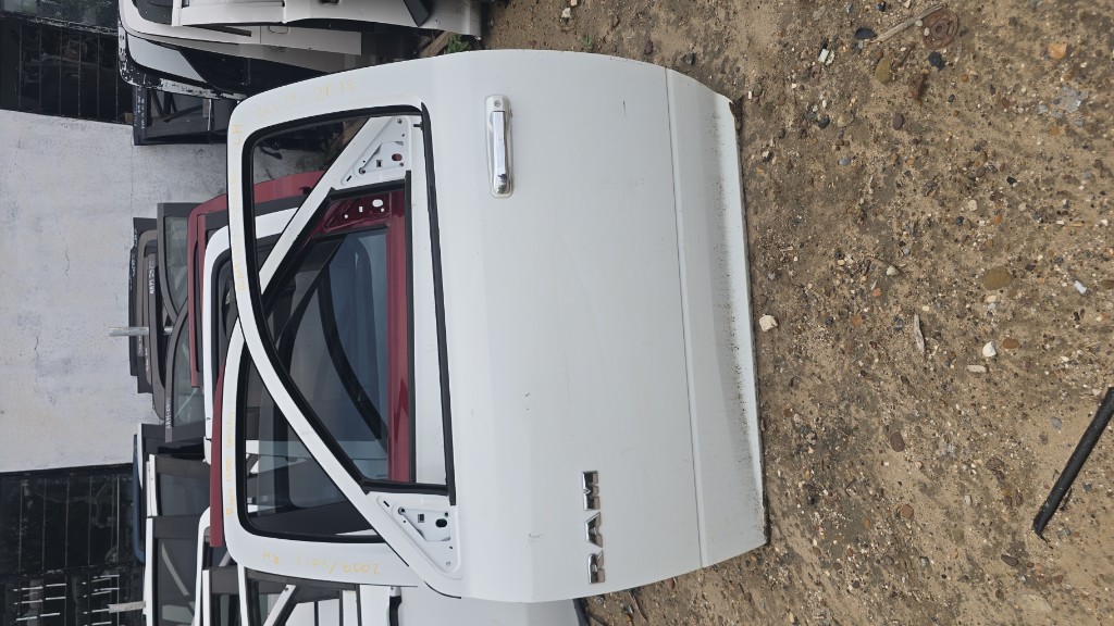 Puerta izquierda RAM 1500 classic 2009/2023 cabina sencilla