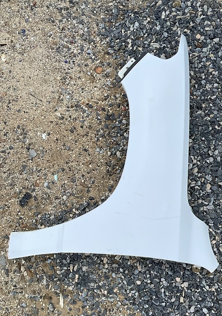 Salpicadera izquierda RAM 1500 2018/2024 OEM
