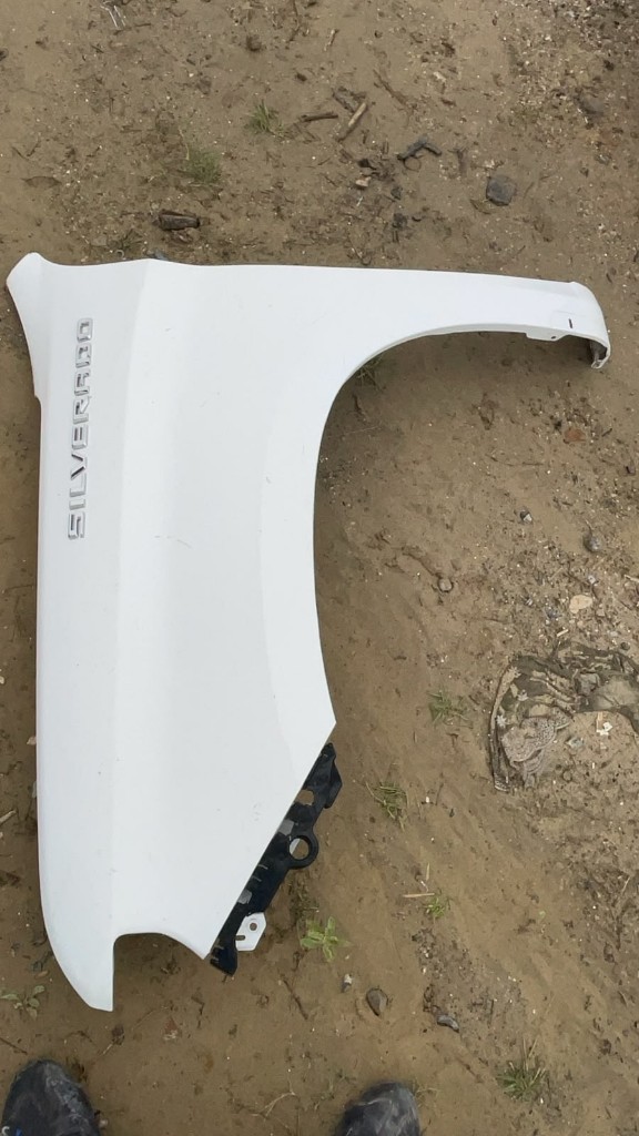 Salpicadera/ fender silverado 1500 lado del chofer (LH) 2019/2026 OEM