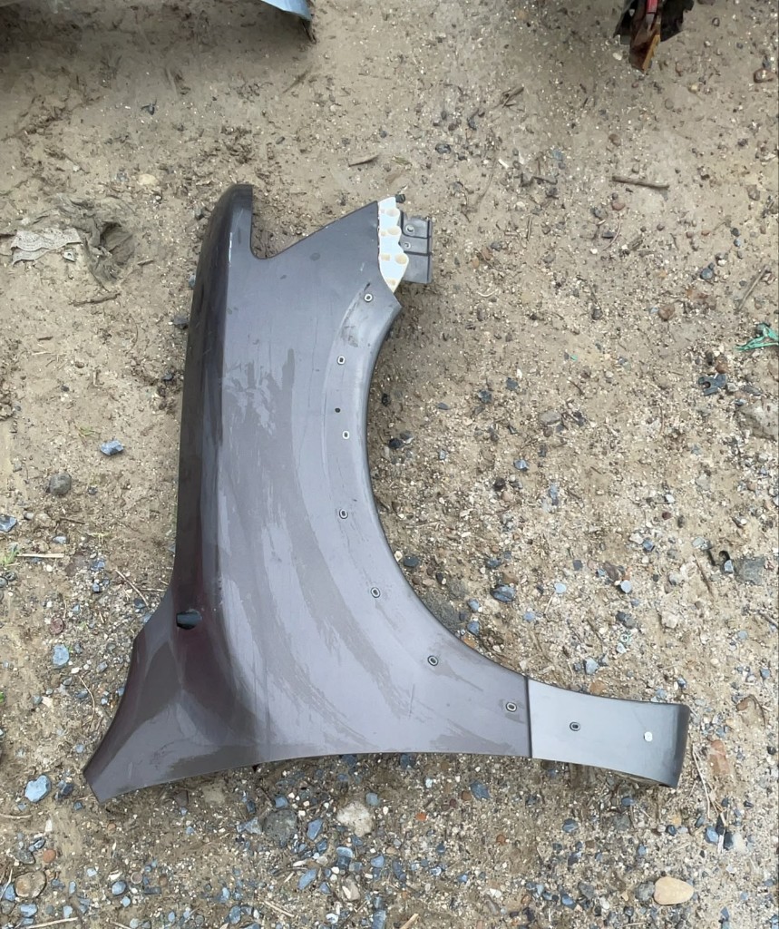 Salpicadera derecha (RH) Titan 2019/2023 OEM