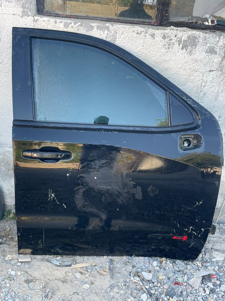 Puerta delantera derecha (RH) Gmc sierra AT4 2019/2022