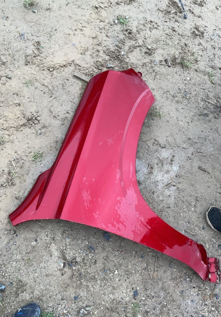 Guardafango derecho (RH) OEM suburban/tahoe 2021/2024