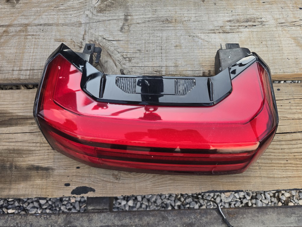 Calavera trasera tacoma lado chofer LH 2023/2026