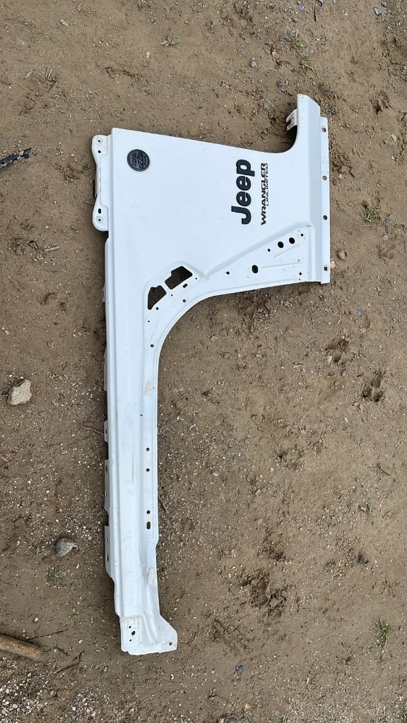 Jeep Wrangler salpicadera LH 2018/2026 OEM