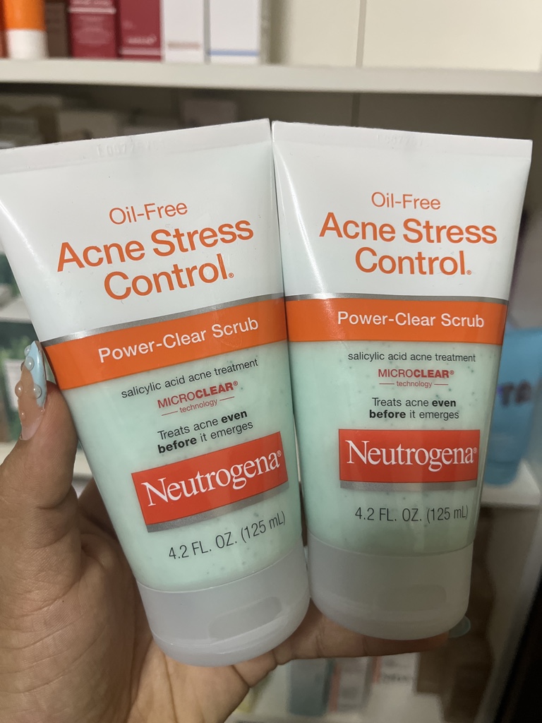 Neutrogena acné stress control scrub clear 4.2oz