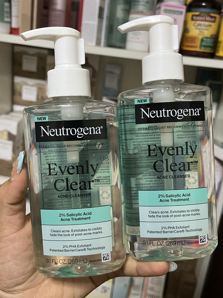 Neutrogena evenly clear limpiador