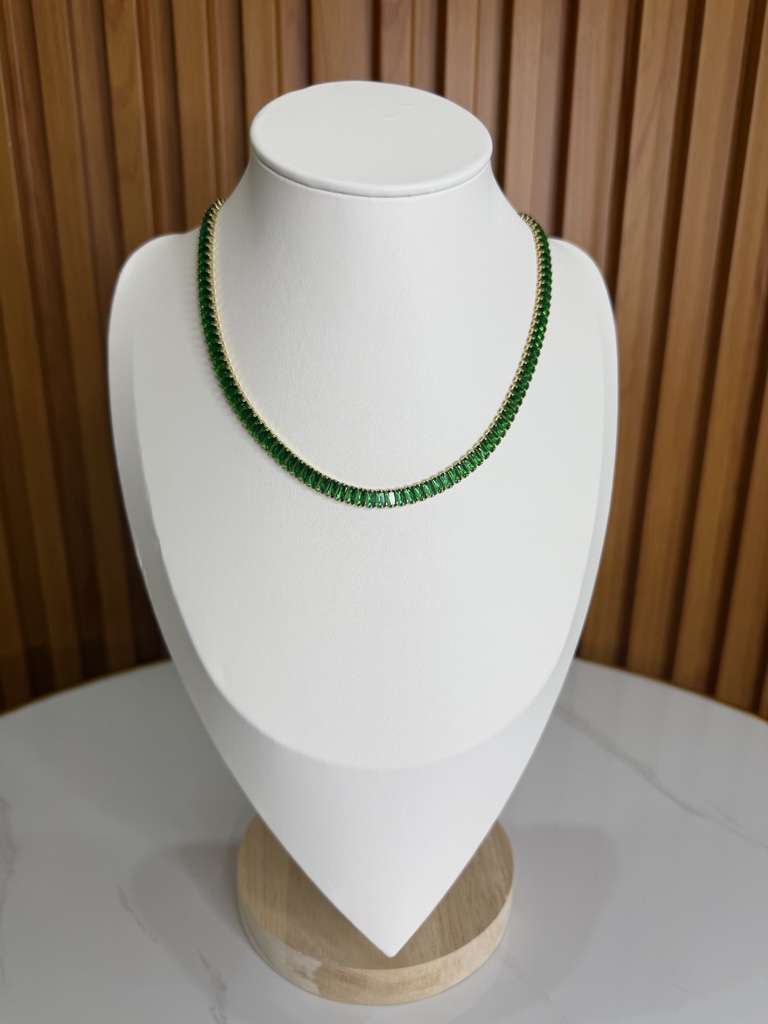 Collar con piedras azules