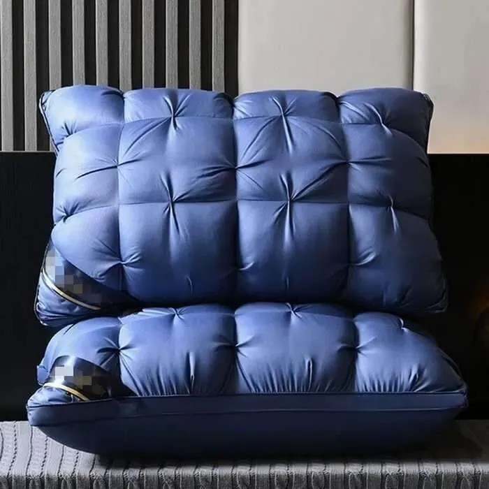 Almohada azul acolchada