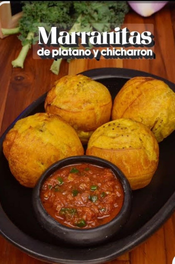 Marranitas de platano y chicharron