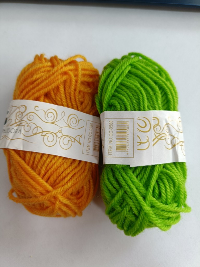 Ovillo de lana escolar 10gr