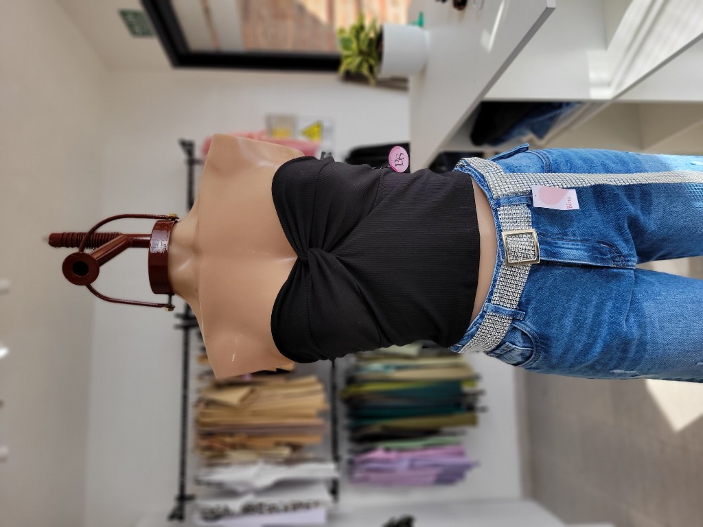 Top negro strapless