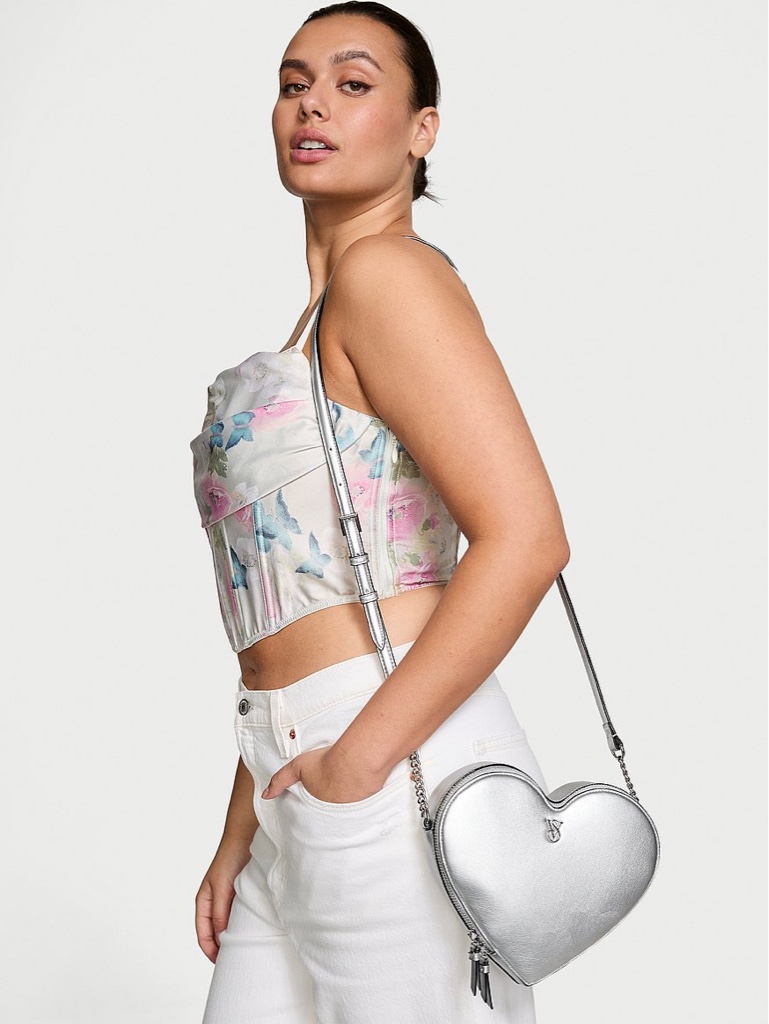BOLSO DE CRUZAR VS CORAZON / PLATEADO