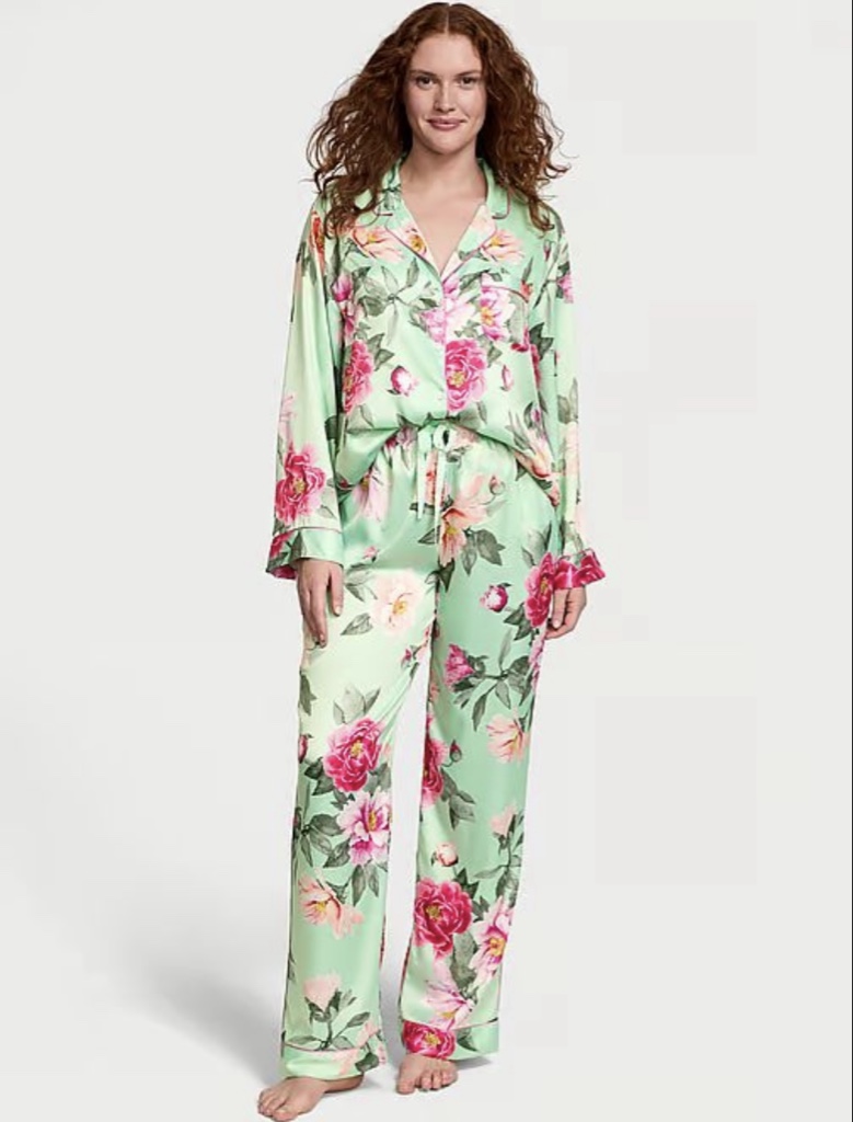 PIJAMA EN SATIN VS COLOR VERDE ESTAMPDO FLORES EDICION LIMITADA