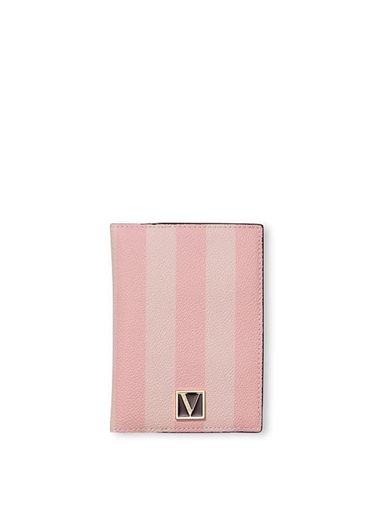 PORTAPASAPORTE VS ICONIC STRIPE