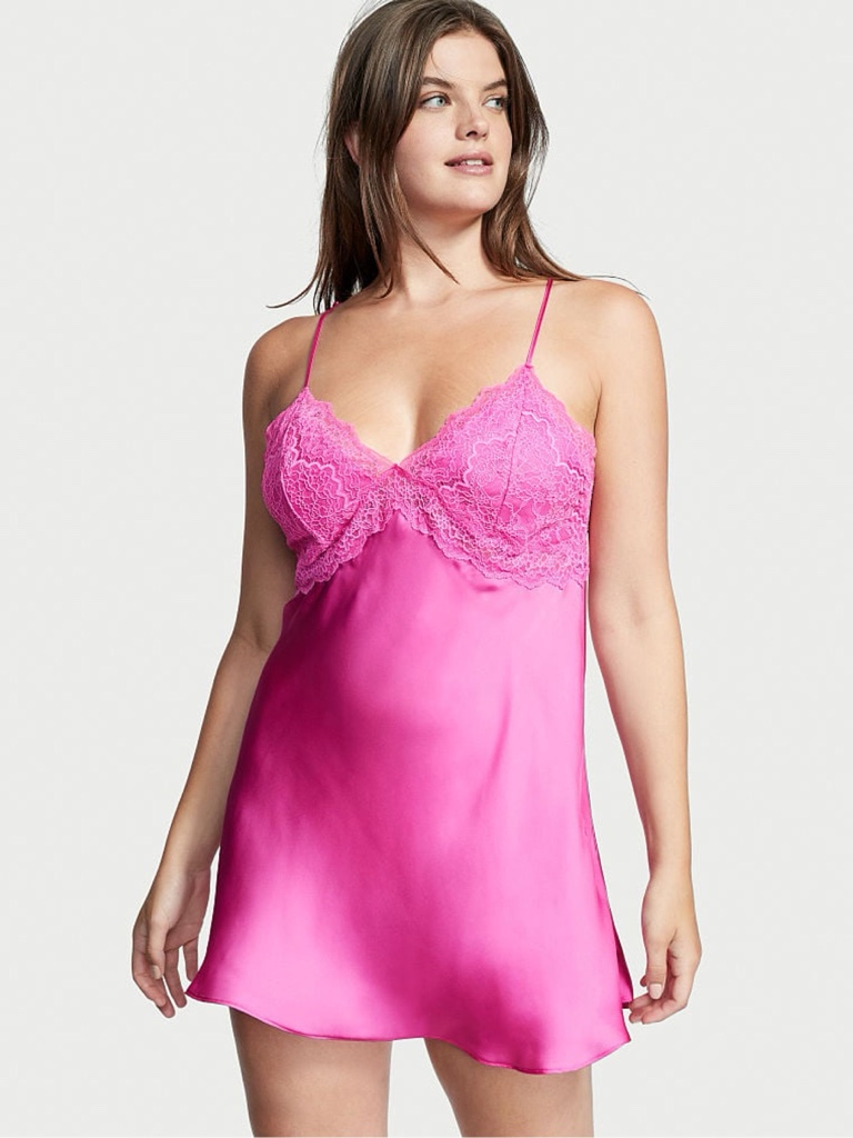 BATA EN SATIN VS FUSCIA