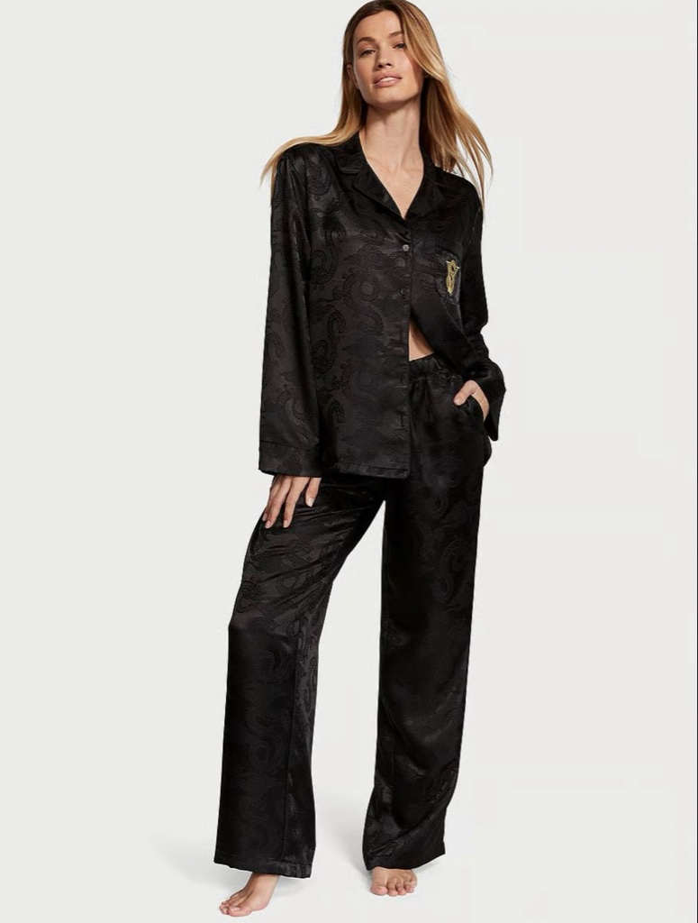 PIJAMA EN SATIN VS COLOR NEGRO