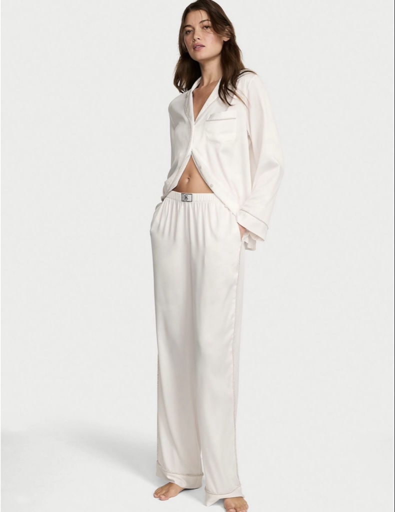 PIJAMA EN SATIN VS COLOR BLANCO APLIQUES EN CRISTALERIA