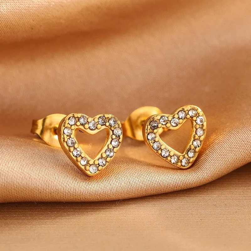 Aretes Amore