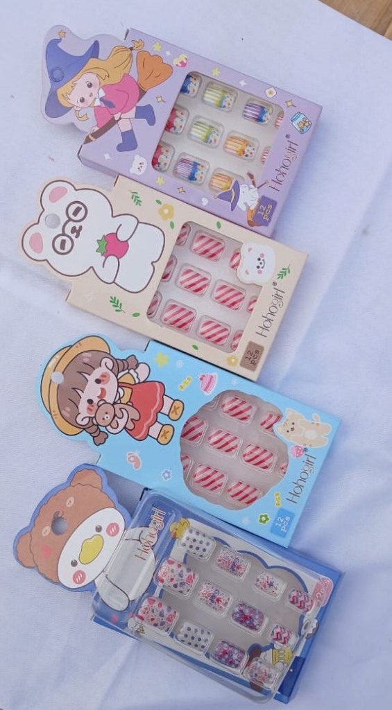Uñas postizas nena