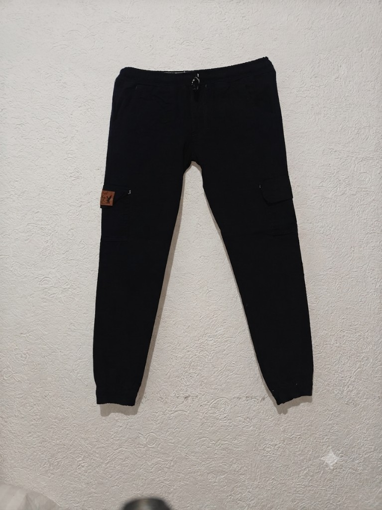 Jogger color azul fuerte