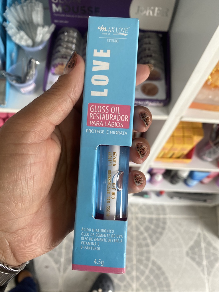 Max Love Gloss Oil para labios