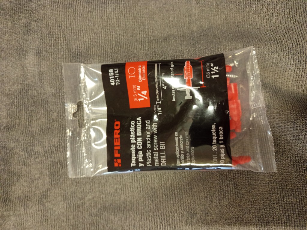Fiero taquete plastico 1/4
